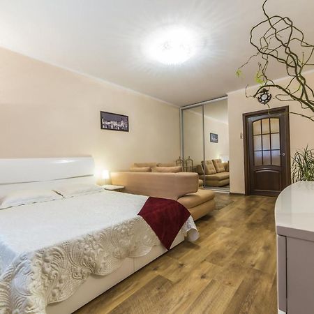 Appartement 1 Поверх Ж К Паркові Озера Метро Дарниця à Kiev Extérieur photo