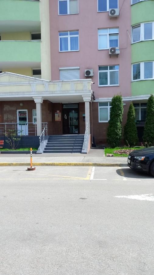 Appartement 1 Поверх Ж К Паркові Озера Метро Дарниця à Kiev Extérieur photo