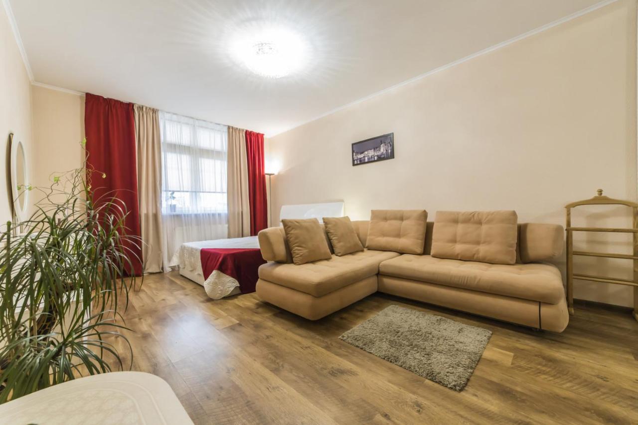 Appartement 1 Поверх Ж К Паркові Озера Метро Дарниця à Kiev Extérieur photo