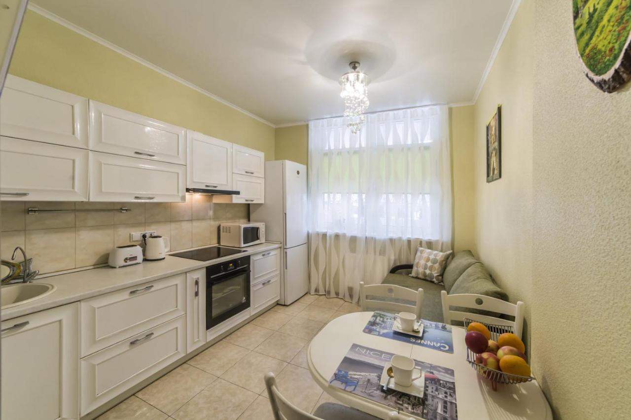 Appartement 1 Поверх Ж К Паркові Озера Метро Дарниця à Kiev Extérieur photo