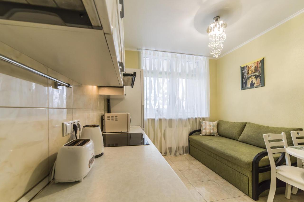 Appartement 1 Поверх Ж К Паркові Озера Метро Дарниця à Kiev Extérieur photo