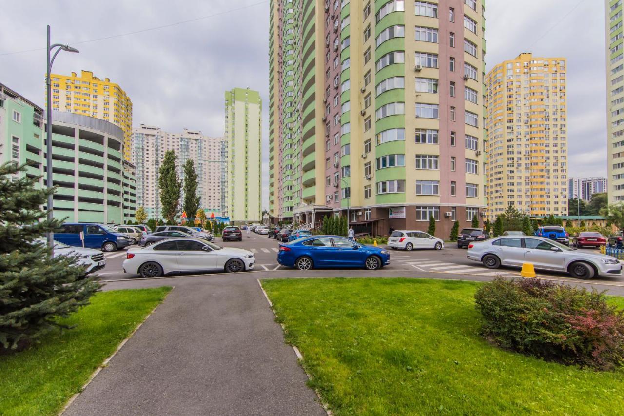 Appartement 1 Поверх Ж К Паркові Озера Метро Дарниця à Kiev Extérieur photo